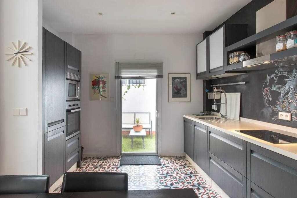 Lujoso Apartamento Con Patio En Triana Sevilla Exterior foto